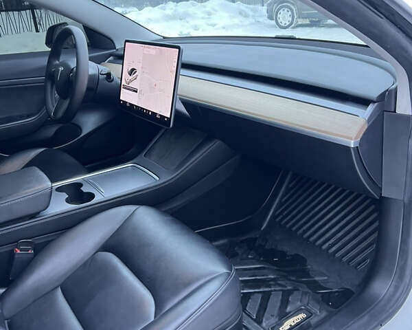 Білий Тесла Модель 3, об'ємом двигуна 0 л та пробігом 181 тис. км за 19000 $, фото 16 на Automoto.ua