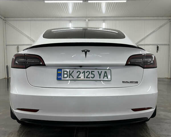 Білий Тесла Модель 3, об'ємом двигуна 0 л та пробігом 113 тис. км за 20200 $, фото 52 на Automoto.ua