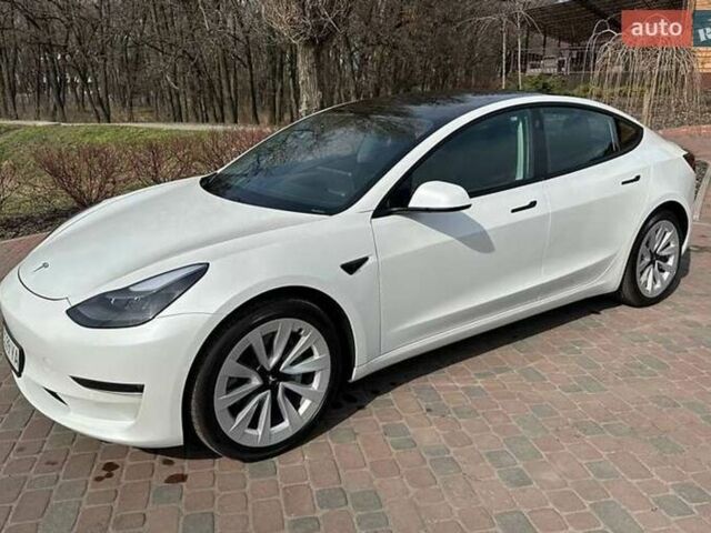 Белый Тесла Модель 3, объемом двигателя 0 л и пробегом 55 тыс. км за 18000 $, фото 2 на Automoto.ua