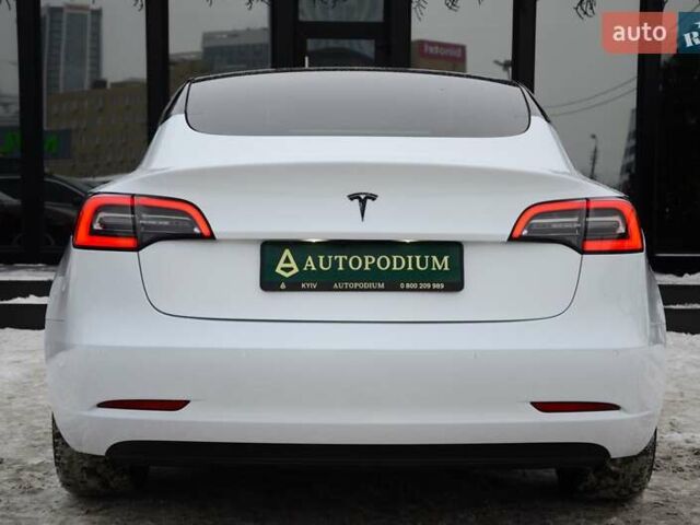 Белый Тесла Модель 3, объемом двигателя 0 л и пробегом 37 тыс. км за 17999 $, фото 9 на Automoto.ua