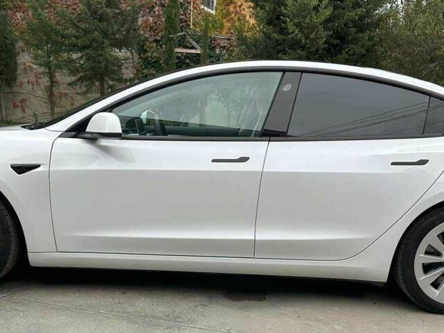 Білий Тесла Модель 3, об'ємом двигуна 0 л та пробігом 58 тис. км за 12807 $, фото 1 на Automoto.ua