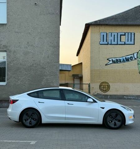 Белый Тесла Модель 3, объемом двигателя 0 л и пробегом 114 тыс. км за 20900 $, фото 7 на Automoto.ua