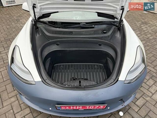 Белый Тесла Модель 3, объемом двигателя 0 л и пробегом 100 тыс. км за 12900 $, фото 13 на Automoto.ua