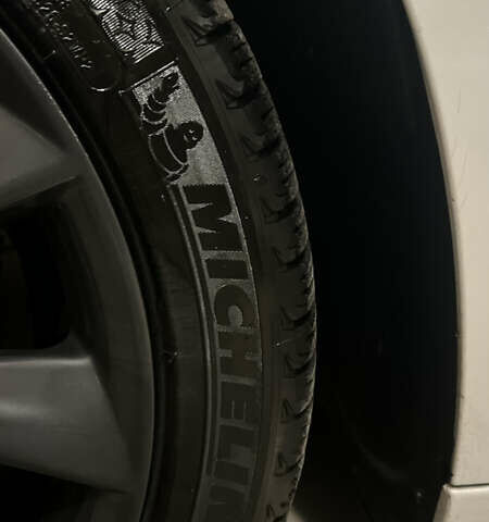 Тесла Модель 3 2021 у Києві на Automoto.ua Білий Тесла Модель 3, об'ємом двигуна 0 л та пробігом 78 тис. км за 22500 $, фото 8 на Automoto.ua