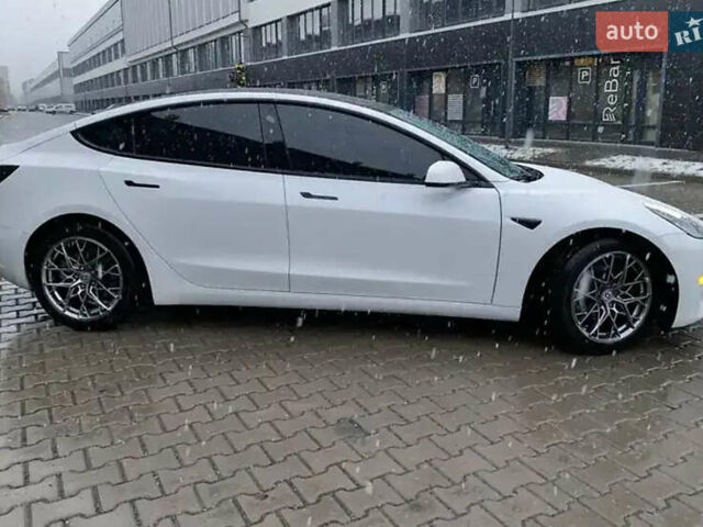 Білий Тесла Модель 3, об'ємом двигуна 0 л та пробігом 87 тис. км за 23700 $, фото 9 на Automoto.ua