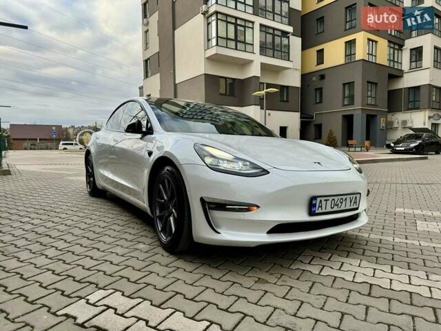 Белый Тесла Модель 3, объемом двигателя 0 л и пробегом 31 тыс. км за 20295 $, фото 7 на Automoto.ua