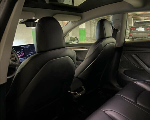 Білий Тесла Модель 3, об'ємом двигуна 0 л та пробігом 67 тис. км за 24500 $, фото 9 на Automoto.ua