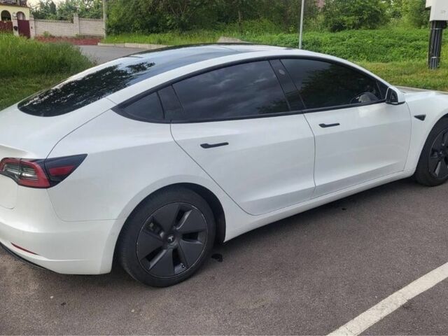 Білий Тесла Модель 3, об'ємом двигуна 0 л та пробігом 107 тис. км за 19000 $, фото 4 на Automoto.ua