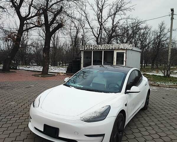 Білий Тесла Модель 3, об'ємом двигуна 0 л та пробігом 106 тис. км за 17000 $, фото 5 на Automoto.ua