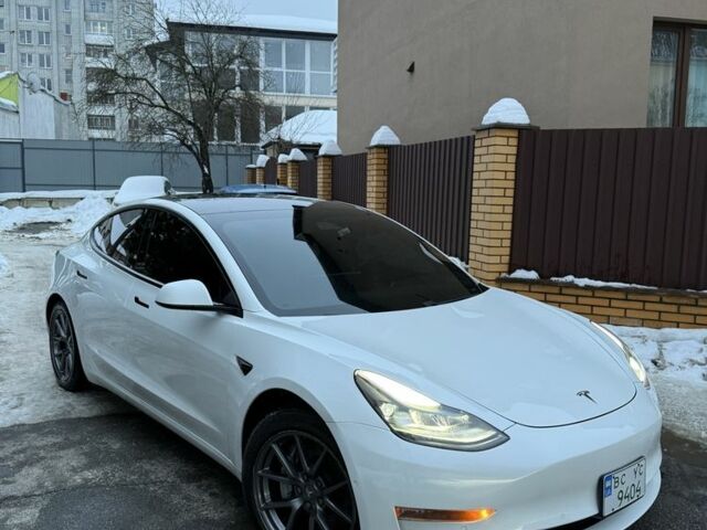 Білий Тесла Модель 3, об'ємом двигуна 0 л та пробігом 132 тис. км за 18700 $, фото 1 на Automoto.ua