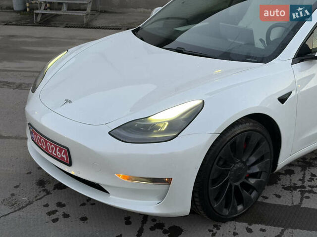 Белый Тесла Модель 3, объемом двигателя 0 л и пробегом 92 тыс. км за 21900 $, фото 6 на Automoto.ua