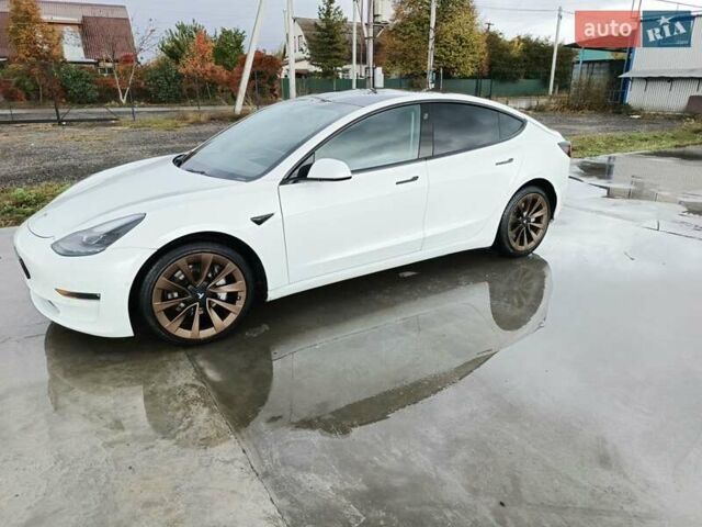 Белый Тесла Модель 3, объемом двигателя 0 л и пробегом 80 тыс. км за 19999 $, фото 2 на Automoto.ua