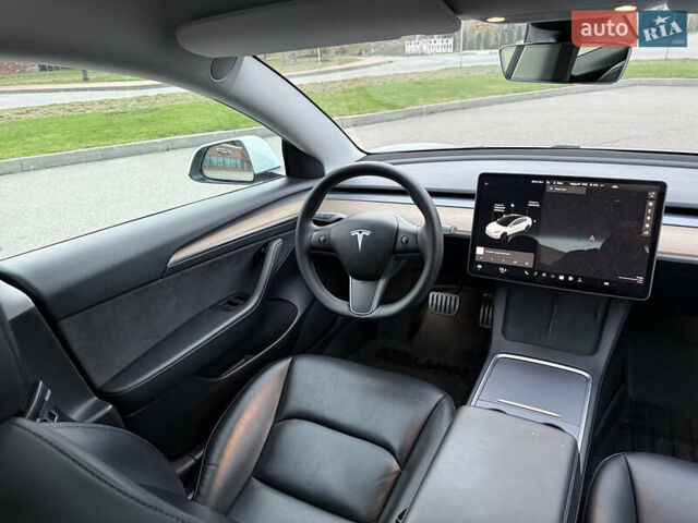 Белый Тесла Модель 3, объемом двигателя 0 л и пробегом 80 тыс. км за 24990 $, фото 23 на Automoto.ua