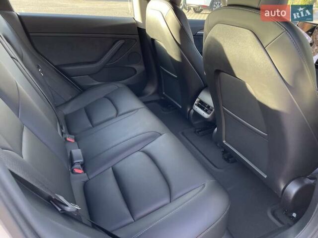 Белый Тесла Модель 3, объемом двигателя 0 л и пробегом 37 тыс. км за 22999 $, фото 20 на Automoto.ua