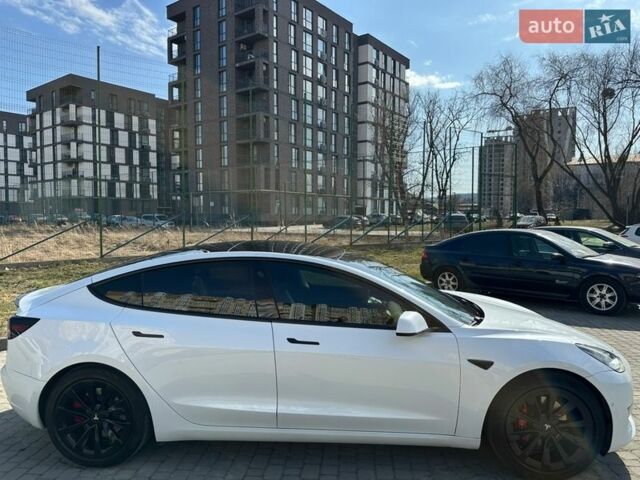 Белый Тесла Модель 3, объемом двигателя 0 л и пробегом 95 тыс. км за 20000 $, фото 3 на Automoto.ua
