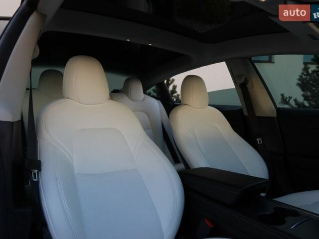 Білий Тесла Модель 3, об'ємом двигуна 0 л та пробігом 70 тис. км за 17299 $, фото 33 на Automoto.ua