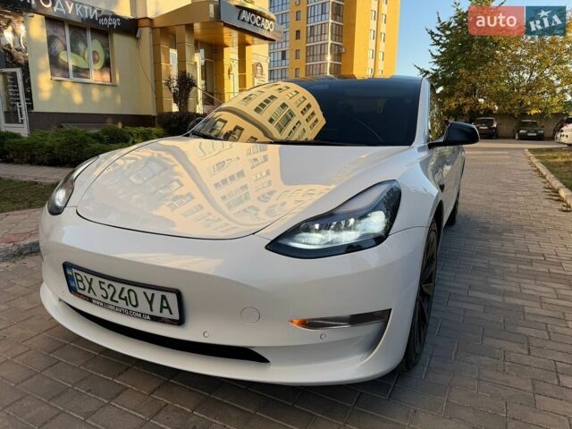 Білий Тесла Модель 3, об'ємом двигуна 0 л та пробігом 75 тис. км за 20500 $, фото 8 на Automoto.ua