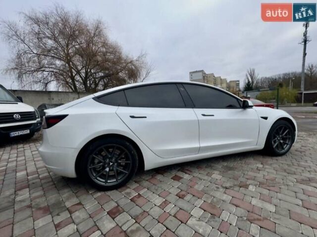 Білий Тесла Модель 3, об'ємом двигуна 0 л та пробігом 84 тис. км за 18900 $, фото 32 на Automoto.ua