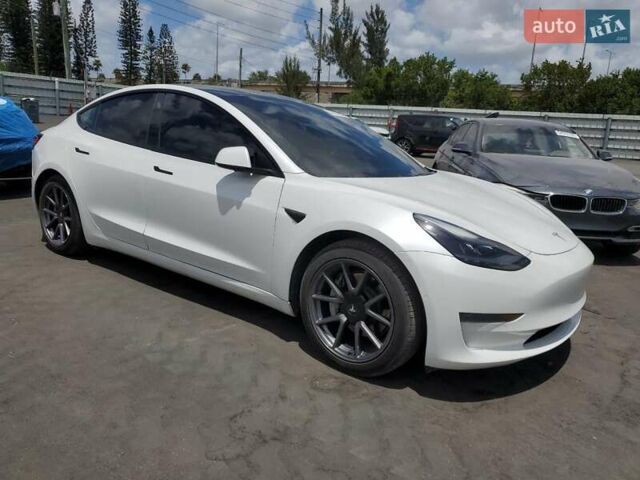 Белый Тесла Модель 3, объемом двигателя 0 л и пробегом 37 тыс. км за 11700 $, фото 3 на Automoto.ua
