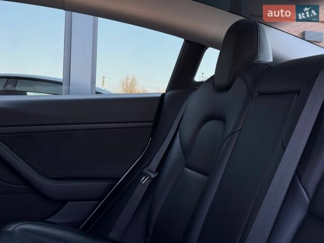 Білий Тесла Модель 3, об'ємом двигуна 0 л та пробігом 185 тис. км за 16500 $, фото 48 на Automoto.ua