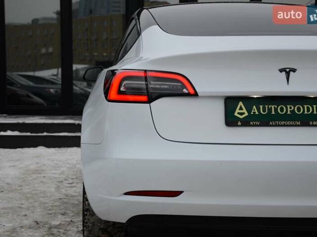 Белый Тесла Модель 3, объемом двигателя 0 л и пробегом 37 тыс. км за 17999 $, фото 18 на Automoto.ua