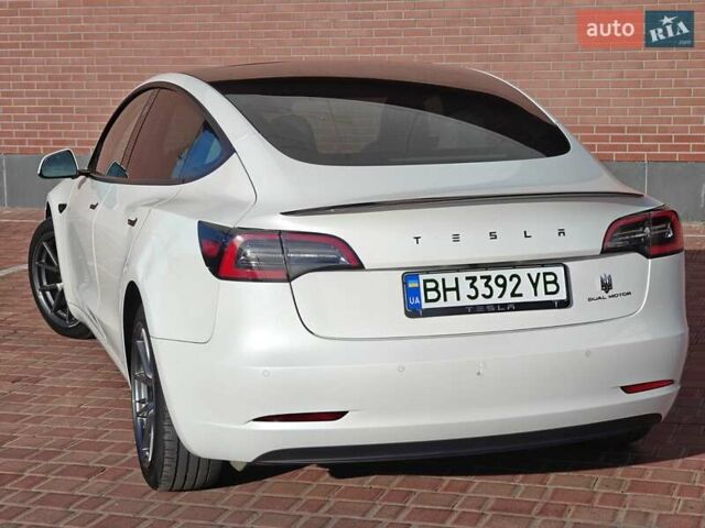 Тесла Модель 3 2021 у Одесі на Automoto.ua Білий Тесла Модель 3, об'ємом двигуна 0 л та пробігом 56 тис. км за 18989 $, фото 4 на Automoto.ua