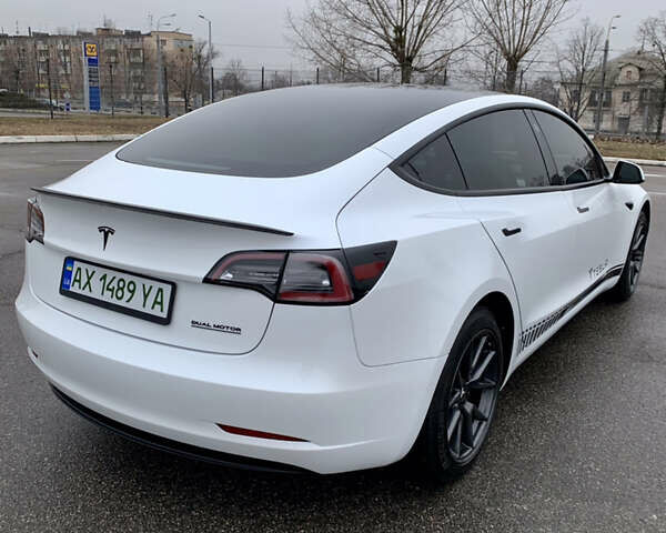 Белый Тесла Модель 3, объемом двигателя 0 л и пробегом 20 тыс. км за 22900 $, фото 7 на Automoto.ua