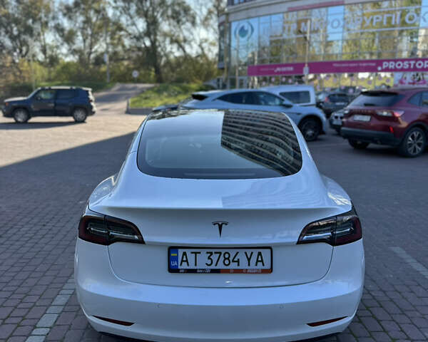 Белый Тесла Модель 3, объемом двигателя 0 л и пробегом 86 тыс. км за 21800 $, фото 10 на Automoto.ua