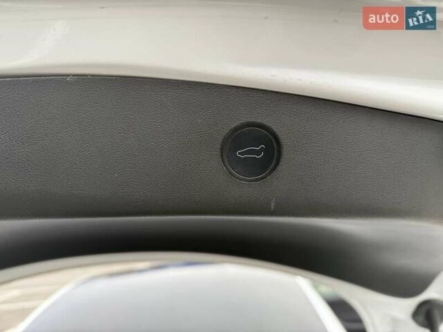 Білий Тесла Модель 3, об'ємом двигуна 0 л та пробігом 129 тис. км за 23500 $, фото 29 на Automoto.ua