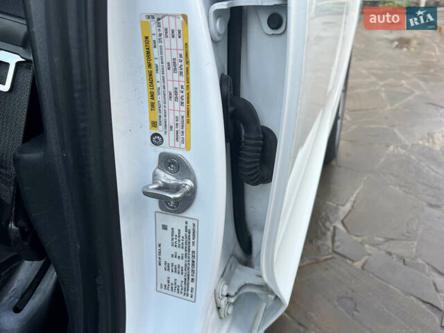 Білий Тесла Модель 3, об'ємом двигуна 0 л та пробігом 57 тис. км за 23000 $, фото 27 на Automoto.ua