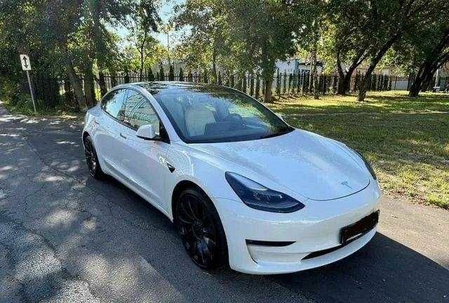 Тесла Модель 3 2021 в Львове на Automoto.ua Белый Тесла Модель 3, объемом двигателя 0 л и пробегом 60 тыс. км за 22500 $, фото 1 на Automoto.ua