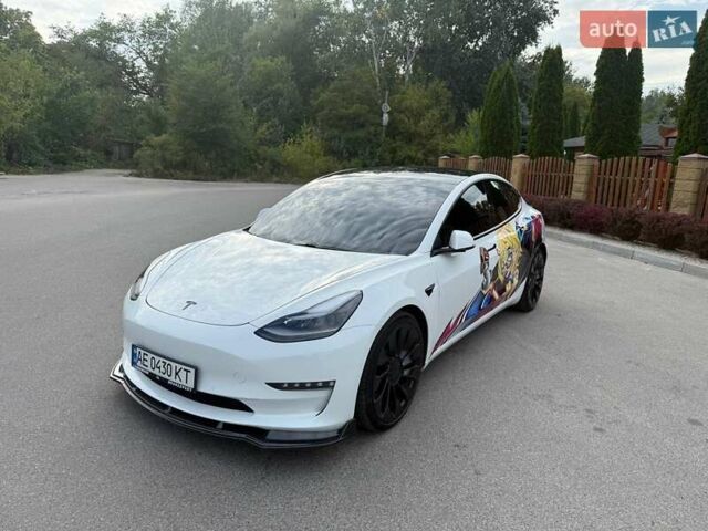 Белый Тесла Модель 3, объемом двигателя 0 л и пробегом 90 тыс. км за 22000 $, фото 8 на Automoto.ua