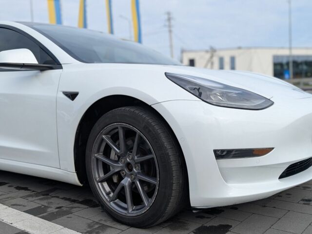 Тесла Модель 3 2021 в Луцке на Automoto.ua Белый Тесла Модель 3, объемом двигателя 0 л и пробегом 170 тыс. км за 17000 $, фото 13 на Automoto.ua