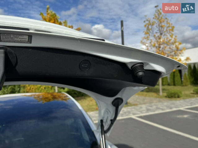 Тесла Модель 3 2021 в Мукачеве на Automoto.ua Белый Тесла Модель 3, объемом двигателя 0 л и пробегом 50 тыс. км за 20800 $, фото 26 на Automoto.ua