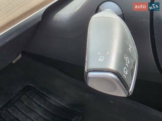 Білий Тесла Модель 3, об'ємом двигуна 0 л та пробігом 91 тис. км за 22999 $, фото 25 на Automoto.ua