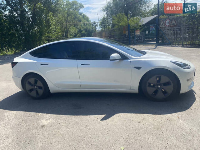 Білий Тесла Модель 3, об'ємом двигуна 0 л та пробігом 44 тис. км за 19000 $, фото 4 на Automoto.ua