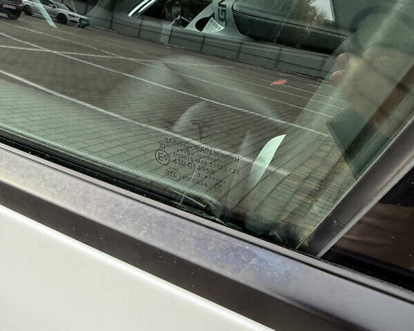 Белый Тесла Модель 3, объемом двигателя 0 л и пробегом 98 тыс. км за 19000 $, фото 14 на Automoto.ua