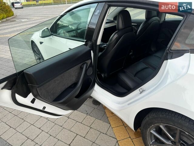 Білий Тесла Модель 3, об'ємом двигуна 0 л та пробігом 80 тис. км за 16500 $, фото 17 на Automoto.ua