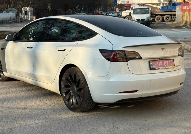 Білий Тесла Модель 3, об'ємом двигуна 0 л та пробігом 130 тис. км за 16000 $, фото 3 на Automoto.ua
