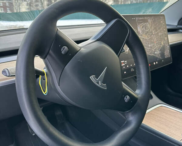 Білий Тесла Модель 3, об'ємом двигуна 0 л та пробігом 110 тис. км за 18900 $, фото 12 на Automoto.ua