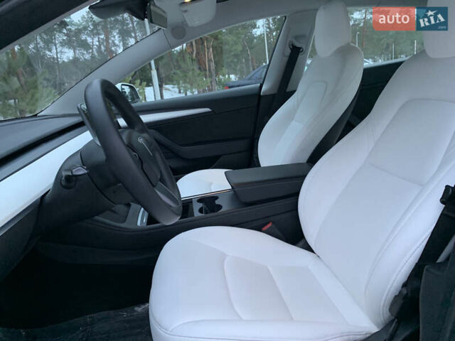 Білий Тесла Модель 3, об'ємом двигуна 0 л та пробігом 81 тис. км за 18950 $, фото 39 на Automoto.ua