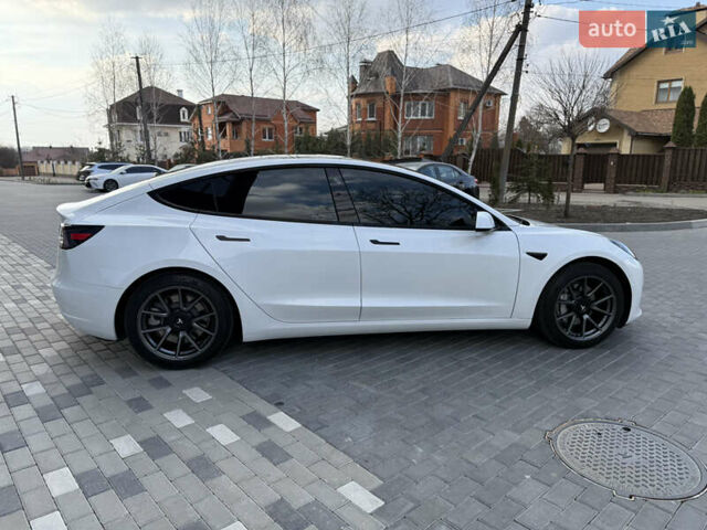 Белый Тесла Модель 3, объемом двигателя 0 л и пробегом 37 тыс. км за 19999 $, фото 57 на Automoto.ua