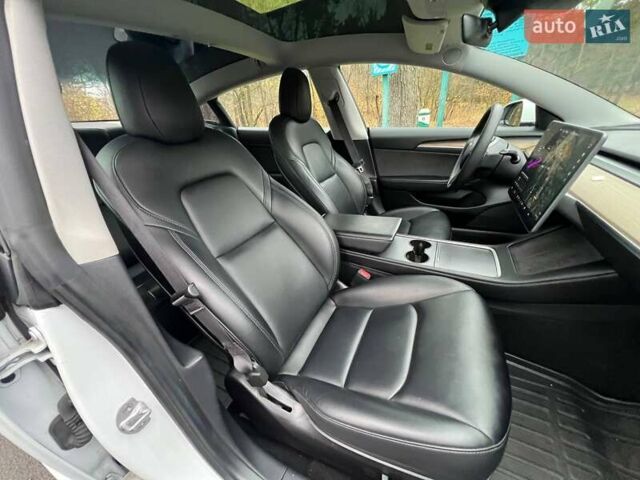 Білий Тесла Модель 3, об'ємом двигуна 0 л та пробігом 154 тис. км за 13999 $, фото 32 на Automoto.ua