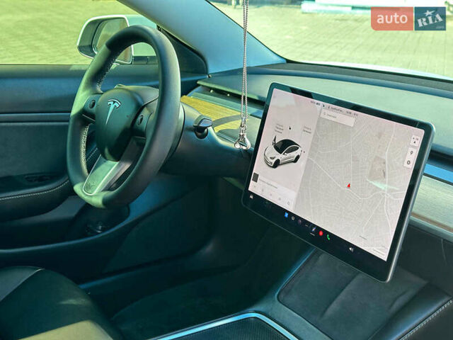 Білий Тесла Модель 3, об'ємом двигуна 0 л та пробігом 70 тис. км за 22340 $, фото 24 на Automoto.ua