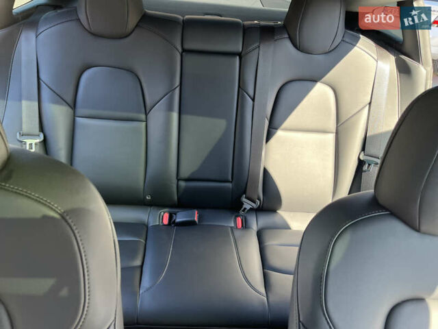 Белый Тесла Модель 3, объемом двигателя 0 л и пробегом 39 тыс. км за 20200 $, фото 33 на Automoto.ua