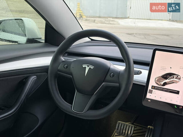 Белый Тесла Модель 3, объемом двигателя 0 л и пробегом 92 тыс. км за 21900 $, фото 23 на Automoto.ua