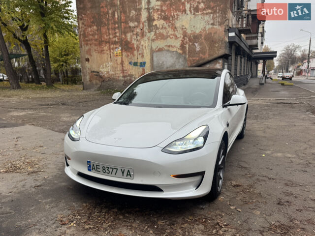 Білий Тесла Модель 3, об'ємом двигуна 0 л та пробігом 82 тис. км за 19000 $, фото 2 на Automoto.ua
