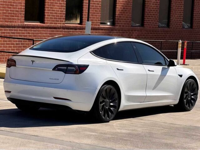 Білий Тесла Модель 3, об'ємом двигуна 0 л та пробігом 10 тис. км за 9400 $, фото 6 на Automoto.ua