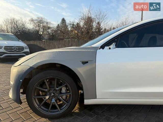 Білий Тесла Модель 3, об'ємом двигуна 0 л та пробігом 200 тис. км за 13300 $, фото 11 на Automoto.ua
