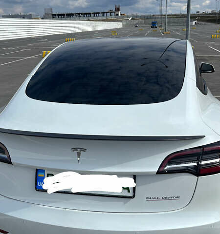 Білий Тесла Модель 3, об'ємом двигуна 0 л та пробігом 85 тис. км за 23999 $, фото 3 на Automoto.ua